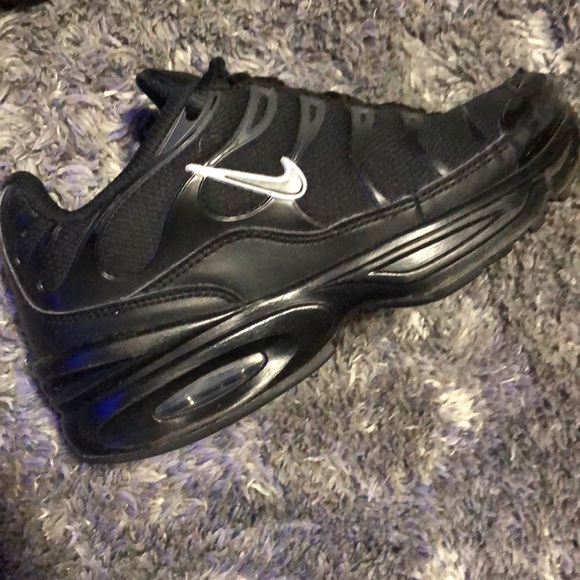 KIDS NIKE AIR MAX BLACK SNEAKERS SIZE 1 YOUTH - Picture 7 of 13